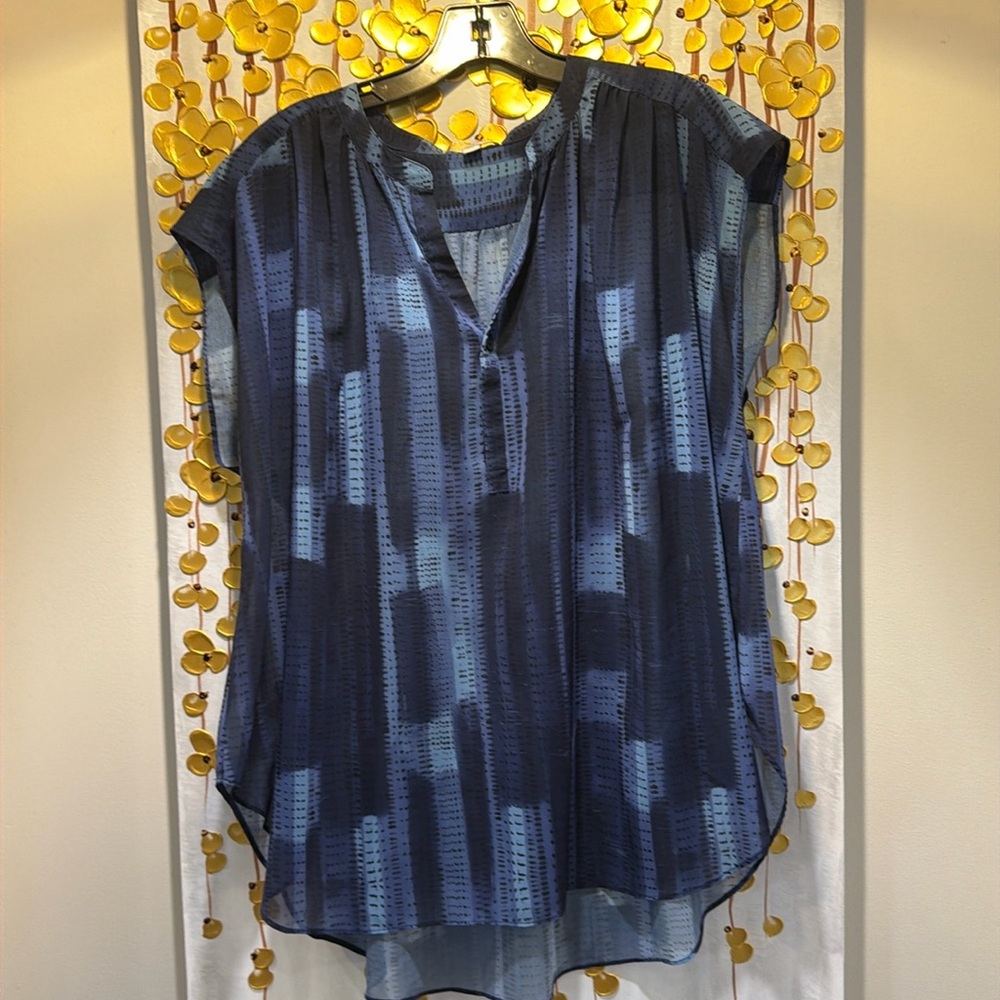 Halston blue cap sleeve/ dolman sleeve sheer blouse-Small